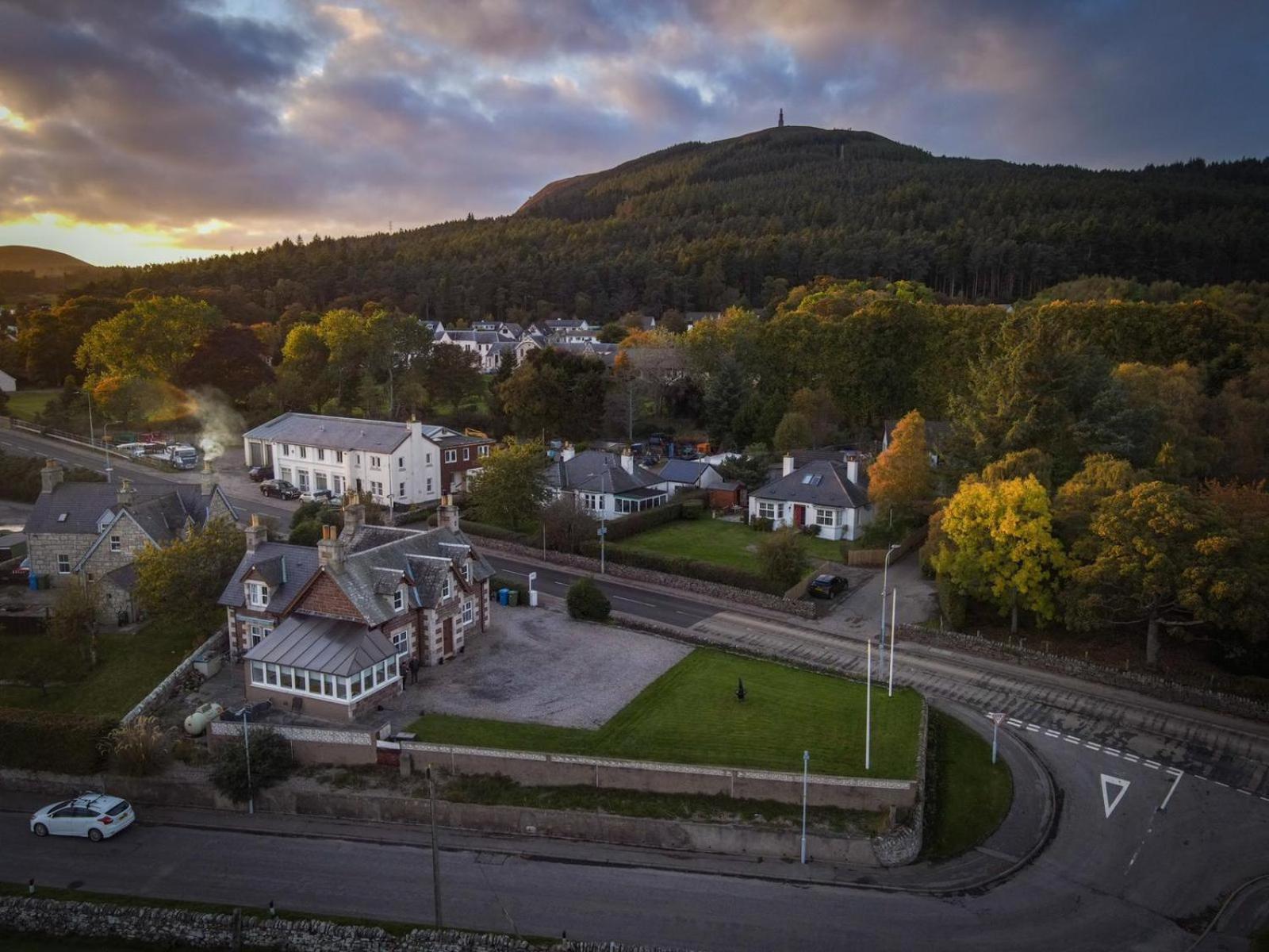 Glenshee Guest House Golspie Bagian luar foto
